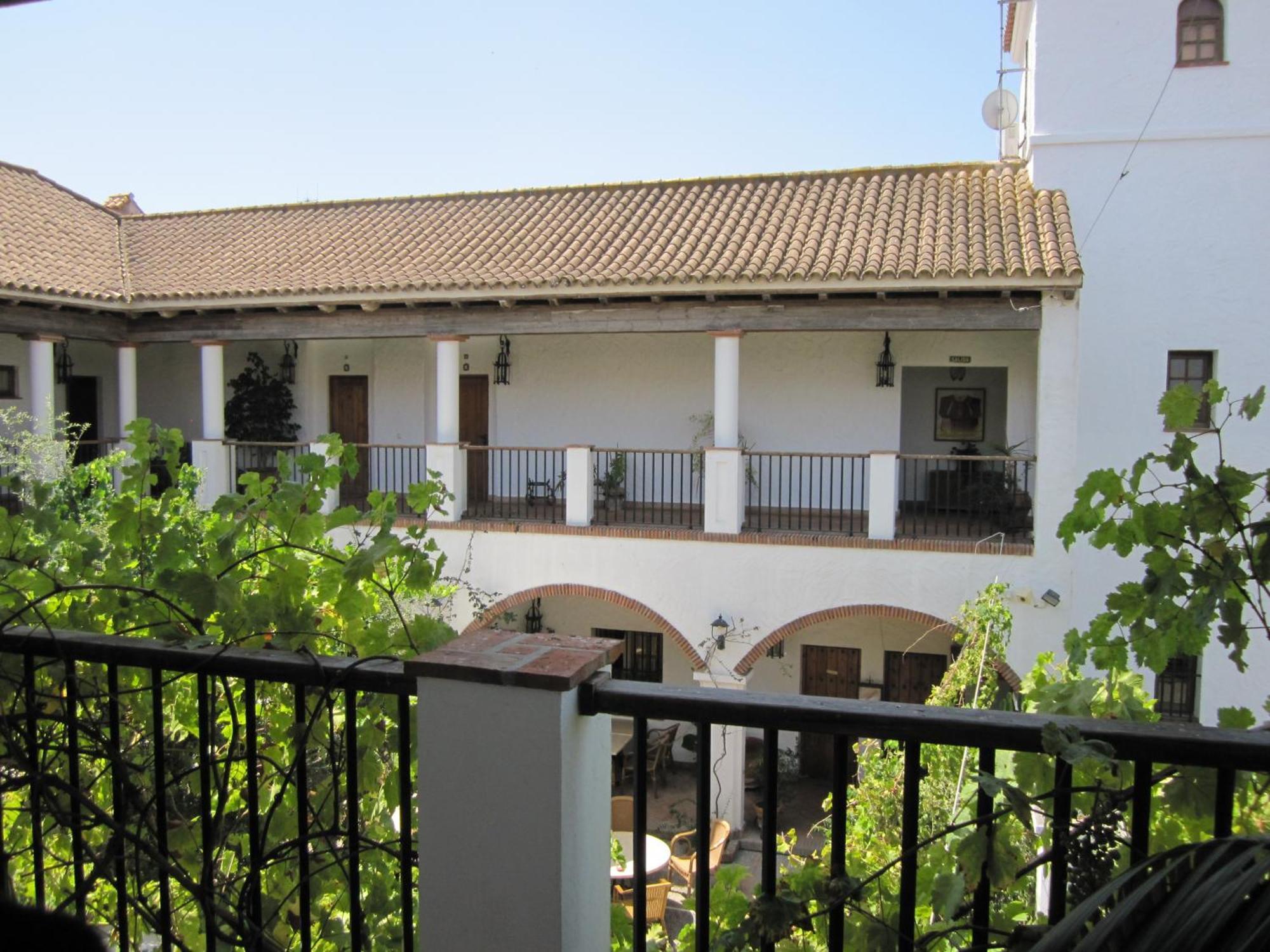 Hotel Cortijo Las Grullas Беналуп-Касас-Вьехас Экстерьер фото