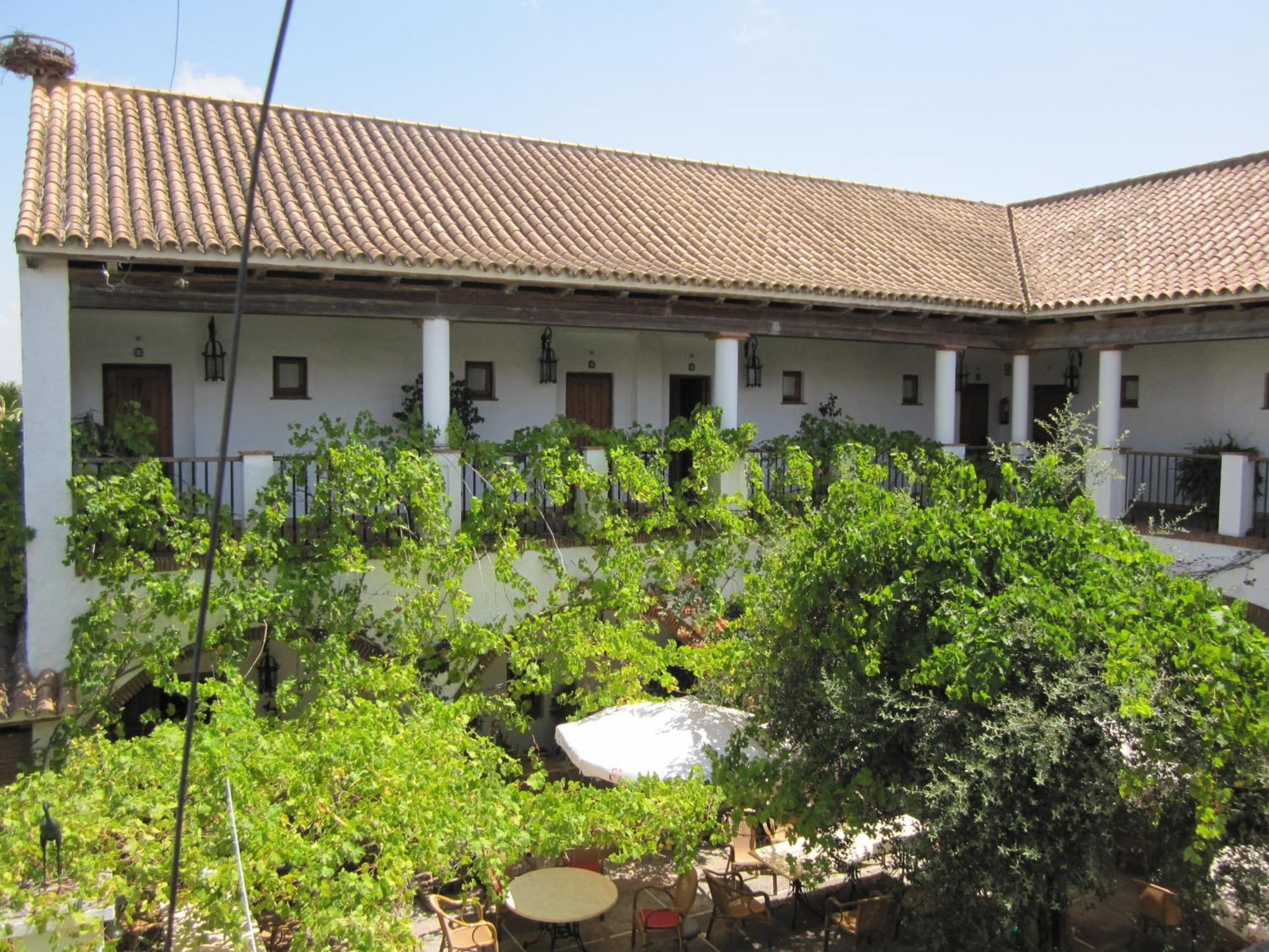 Hotel Cortijo Las Grullas Беналуп-Касас-Вьехас Экстерьер фото