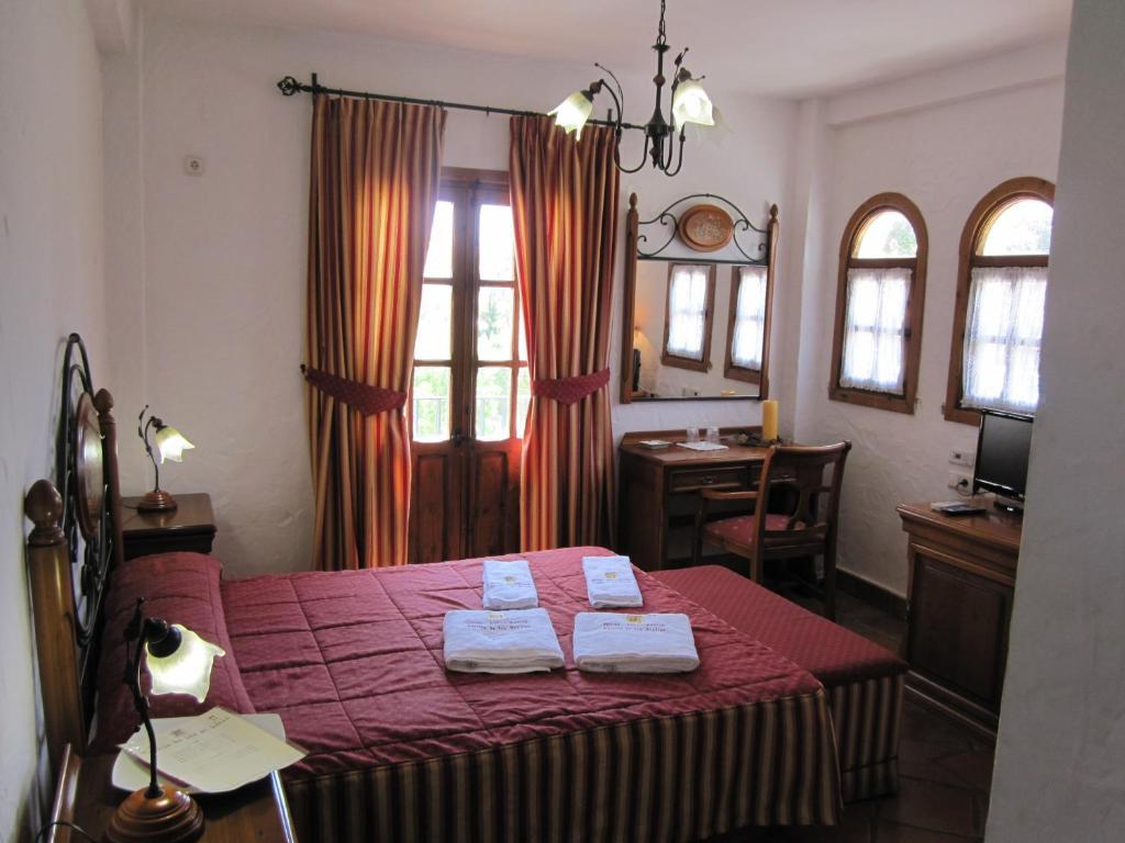 Hotel Cortijo Las Grullas Беналуп-Касас-Вьехас Номер фото
